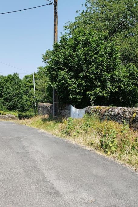 Chez Samb Villa Lussac-les-Châteaux Eksteriør billede