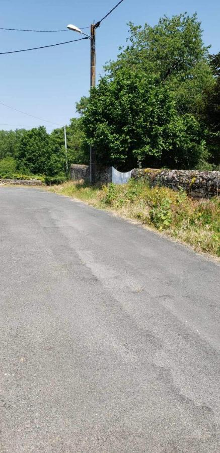 Chez Samb Villa Lussac-les-Châteaux Eksteriør billede