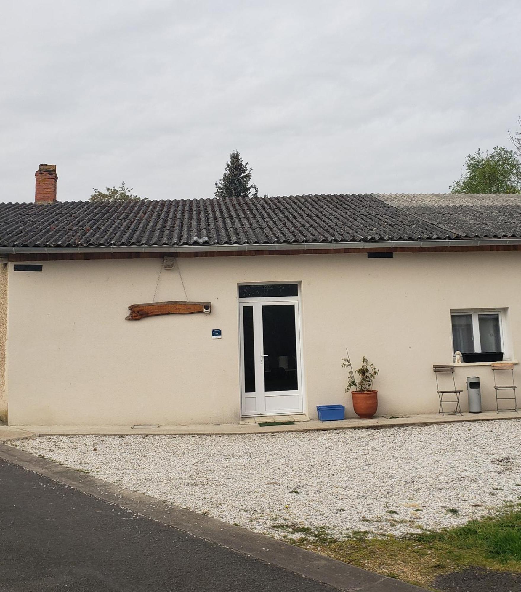 Chez Samb Villa Lussac-les-Châteaux Eksteriør billede